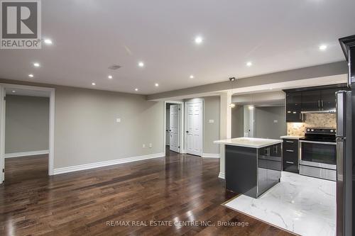 Bsmt - 467 Huntington Ridge Drive, Mississauga, ON - Indoor Photo Showing Kitchen