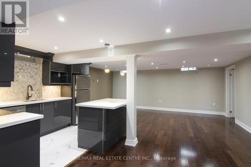 Bsmt - 467 Huntington Ridge Drive, Mississauga, ON - Indoor Photo Showing Kitchen