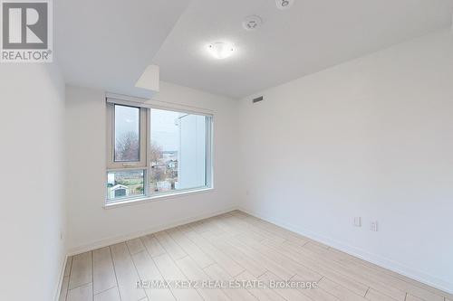 302 - 556 Marlee Avenue, Toronto, ON - Indoor Photo Showing Other Room