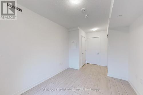 302 - 556 Marlee Avenue, Toronto, ON - Indoor Photo Showing Other Room