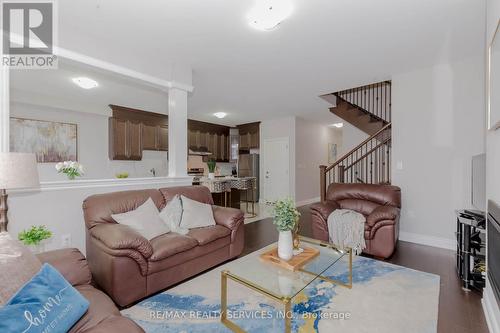 12 Enclave Trail, Brampton, ON - Indoor Photo Showing Living Room