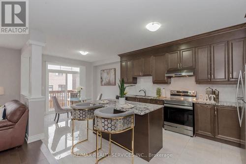 12 Enclave Trail, Brampton, ON - Indoor Photo Showing Kitchen With Upgraded Kitchen