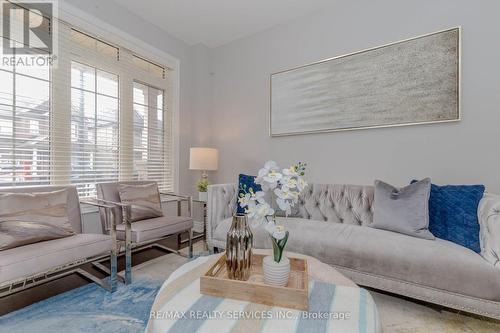 12 Enclave Trail, Brampton, ON - Indoor Photo Showing Living Room