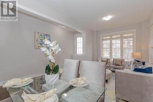 12 Enclave Trail, Brampton, ON - Indoor Photo Showing Living Room