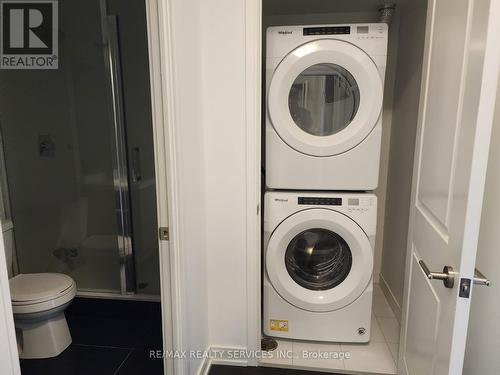 1620 - 8 Nahani Way, Mississauga, ON - Indoor Photo Showing Laundry Room