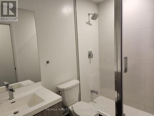 1620 - 8 Nahani Way, Mississauga, ON - Indoor Photo Showing Bathroom