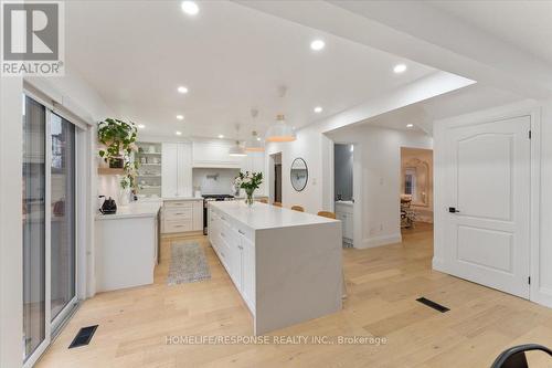 35 Chester Crescent, Halton Hills, ON - Indoor Photo Showing Kitchen