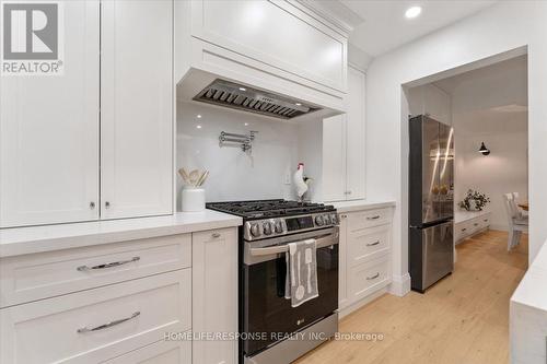 35 Chester Crescent, Halton Hills, ON - Indoor Photo Showing Kitchen