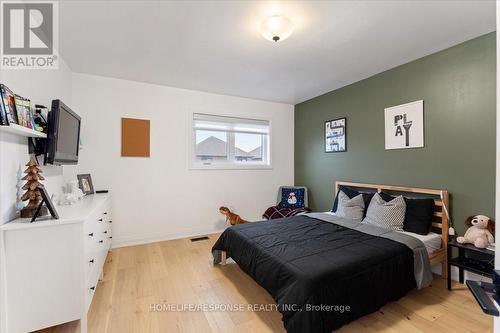 35 Chester Crescent, Halton Hills, ON - Indoor Photo Showing Bedroom