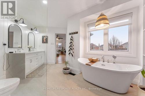 35 Chester Crescent, Halton Hills, ON - Indoor Photo Showing Bathroom