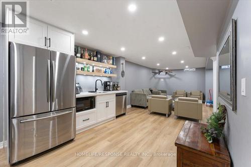 35 Chester Crescent, Halton Hills, ON - Indoor Photo Showing Kitchen With Stainless Steel Kitchen