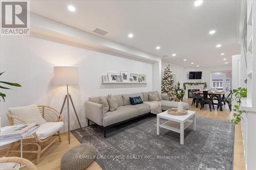 35 Chester Crescent, Halton Hills, ON - Indoor Photo Showing Living Room