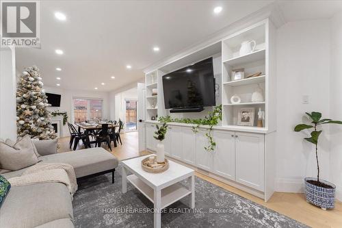 35 Chester Crescent, Halton Hills, ON - Indoor Photo Showing Living Room