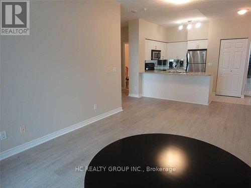 2006 - 388 Prince Of Wales Drive, Mississauga, ON - Indoor Photo Showing Kitchen