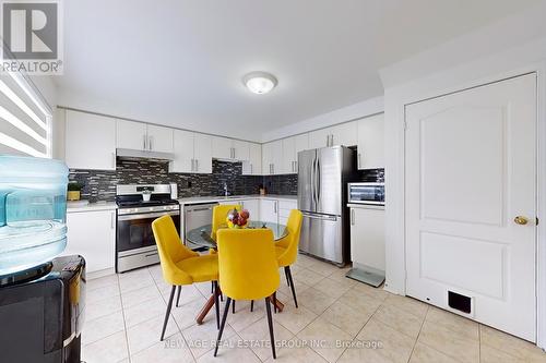 1506 Harwood Drive, Milton, ON - Indoor Photo Showing Kitchen