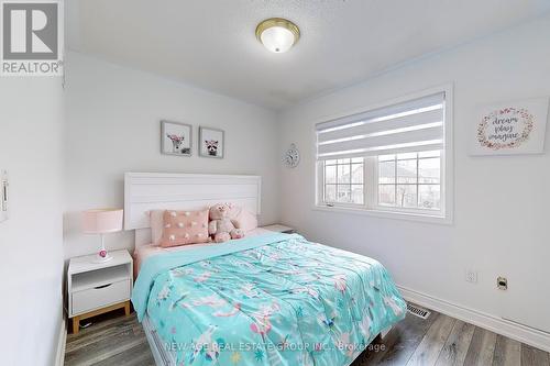 1506 Harwood Drive, Milton, ON - Indoor Photo Showing Bedroom