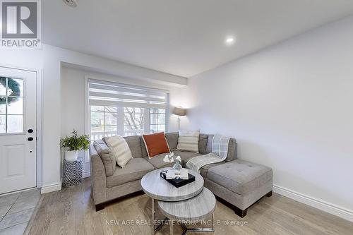 1506 Harwood Drive, Milton, ON - Indoor Photo Showing Living Room