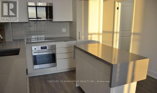 207 - 2481 Taunton Road S, Oakville, ON - Indoor Photo Showing Kitchen