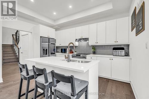 2101 Primate Road, Mississauga, ON - Indoor Photo Showing Kitchen