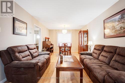 4 Brookview Road, Brampton, ON - Indoor Photo Showing Living Room