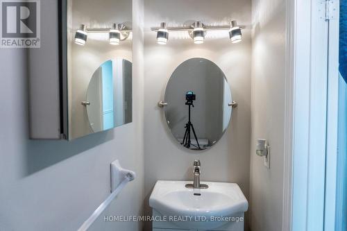 98 Kovac Road, Cambridge, ON - Indoor Photo Showing Bathroom