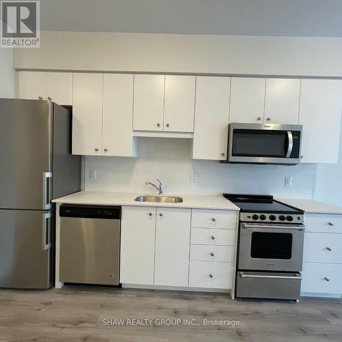 333 - 110 Fergus Avenue, Kitchener, ON - Indoor Photo Showing Kitchen