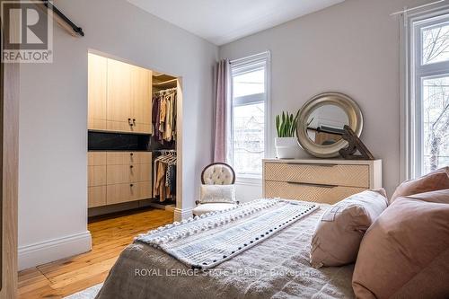 20 Peter Street, Hamilton, ON - Indoor Photo Showing Bedroom