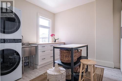 20 Peter Street, Hamilton, ON - Indoor Photo Showing Laundry Room