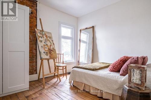 20 Peter Street, Hamilton, ON - Indoor Photo Showing Bedroom