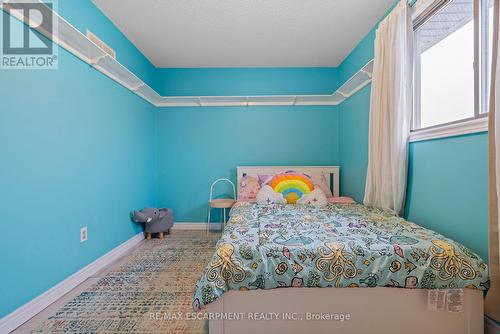 76 Redfern Avenue, Hamilton, ON - Indoor Photo Showing Bedroom