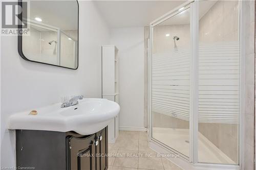 76 Redfern Avenue, Hamilton, ON - Indoor Photo Showing Bathroom