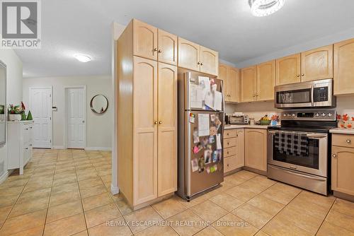 76 Redfern Avenue, Hamilton, ON - Indoor Photo Showing Kitchen