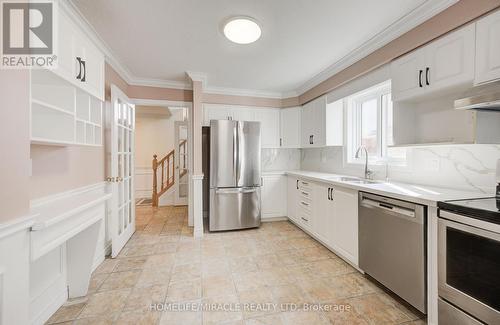 6 Resurrection Drive, Kitchener, ON - Indoor Photo Showing Kitchen