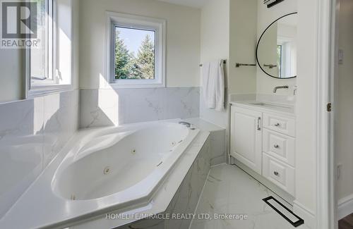 6 Resurrection Drive, Kitchener, ON - Indoor Photo Showing Bathroom