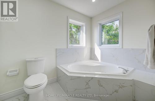 6 Resurrection Drive, Kitchener, ON - Indoor Photo Showing Bathroom