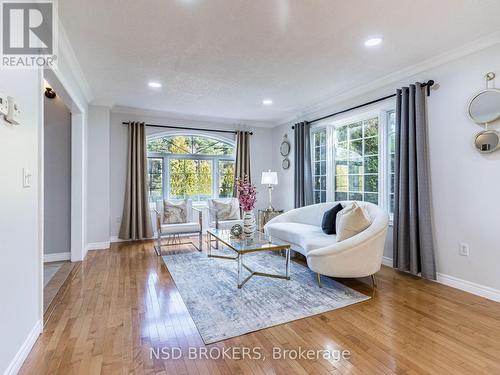 891 Hwy 8, Hamilton, ON - Indoor Photo Showing Living Room