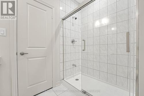 19 Lidstone Street, Cambridge, ON - Indoor Photo Showing Bathroom