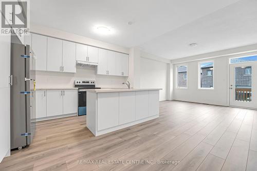 19 Lidstone Street, Cambridge, ON - Indoor Photo Showing Kitchen