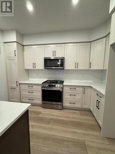 27 Fieldstone Lane, Centre Wellington (Elora/Salem), ON - Indoor Photo Showing Kitchen