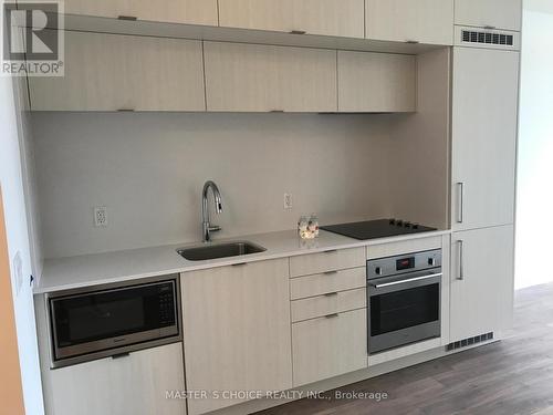 911 - 38 Cameron Street, Toronto, ON - Indoor Photo Showing Kitchen