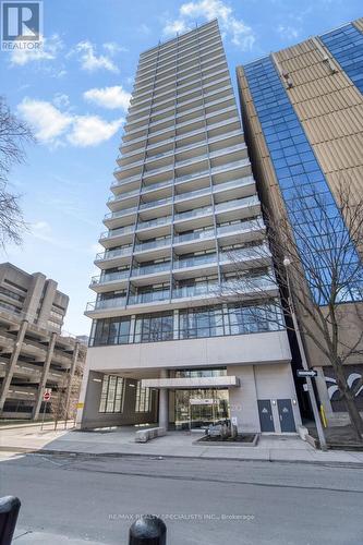 605 - 210 Simcoe Street, Toronto, ON - Outdoor With Balcony With Facade