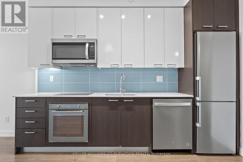 403 - 109 Vaughan Road, Toronto, ON - Indoor Photo Showing Kitchen With Upgraded Kitchen