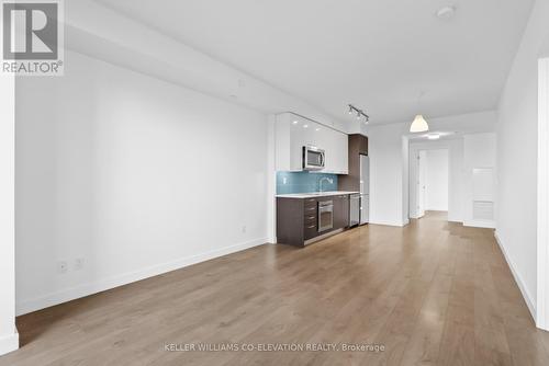 403 - 109 Vaughan Road, Toronto, ON - Indoor Photo Showing Kitchen