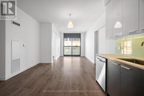 403 - 1075 Queen Street E, Toronto, ON - Indoor Photo Showing Kitchen