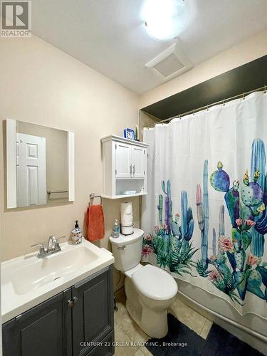 493 Drew Street, Oshawa, ON - Indoor Photo Showing Bathroom