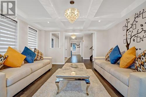 91 Kilpatrick Court, Clarington, ON - Indoor Photo Showing Living Room