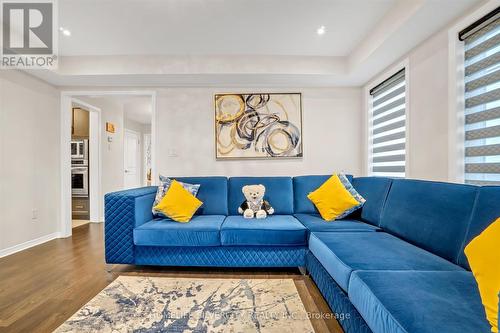 91 Kilpatrick Court, Clarington, ON - Indoor Photo Showing Living Room