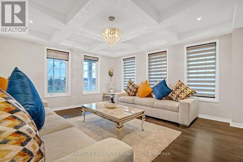 91 Kilpatrick Court, Clarington, ON - Indoor Photo Showing Living Room