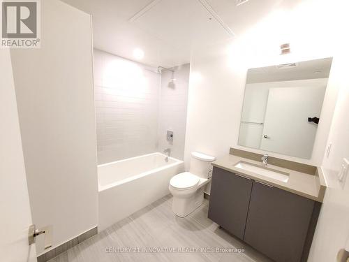 717 - 2033 Kennedy Road, Toronto, ON - Indoor Photo Showing Bathroom