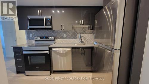 806 - 1435 Celebration Drive, Pickering, ON - Indoor Photo Showing Kitchen